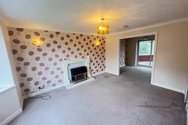 10, The Dene, Blackburn photo 3