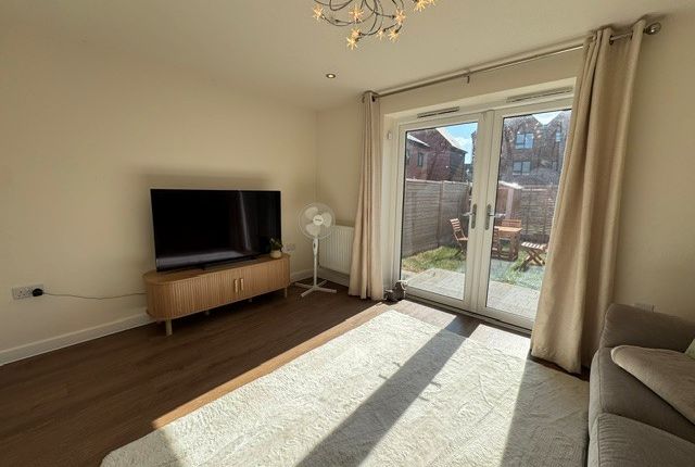 18, Leicester photo 3