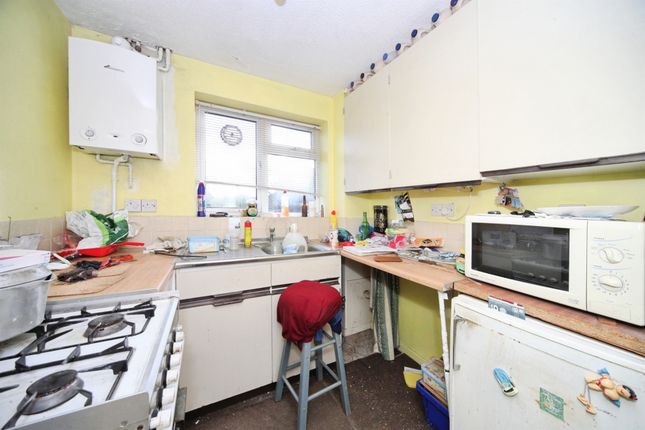 6, Linbridge Way, Luton photo 4