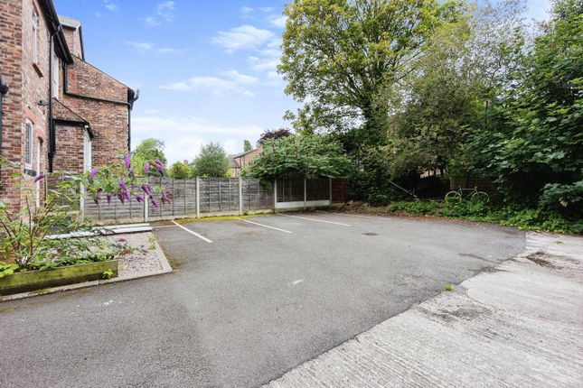 Flat for sale in Clyde Road, Didsbury, Manchester, Greater Manchester
