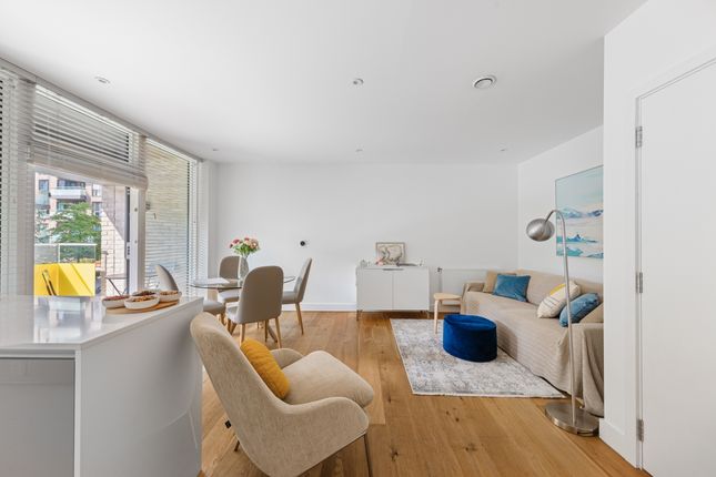 5, Dodd House, 18, Peartree Way, London photo 2
