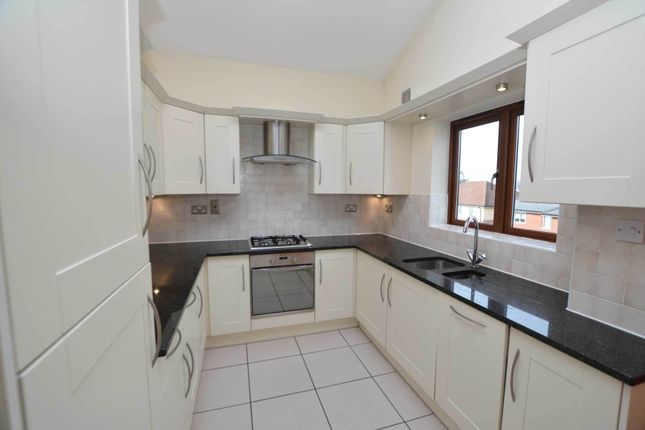 Flat to rent in Goodrington Place, Broughton