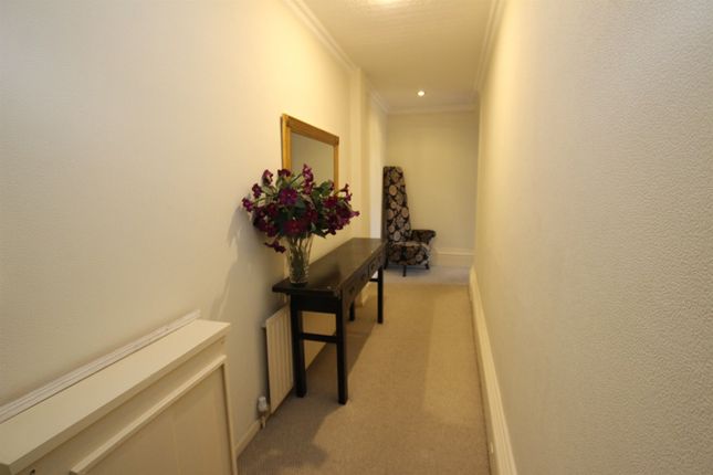 Flat to rent in Clumber Crescent South, The Park, Nottingham