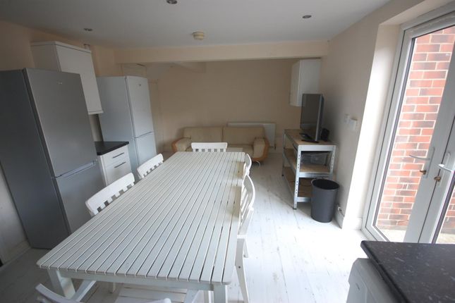 Room to rent in Flass Street, Durham