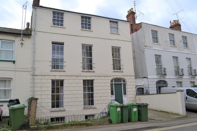 Studio flat on 25, Grosvenor Street, Cheltenham, £280,000