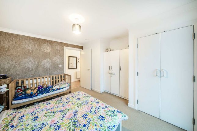 Flat 24, Kelway House, 162, North End Road, London photo 4