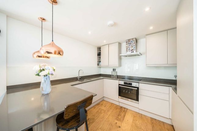 Flat 7, 28, Tooting High Street, London photo 4