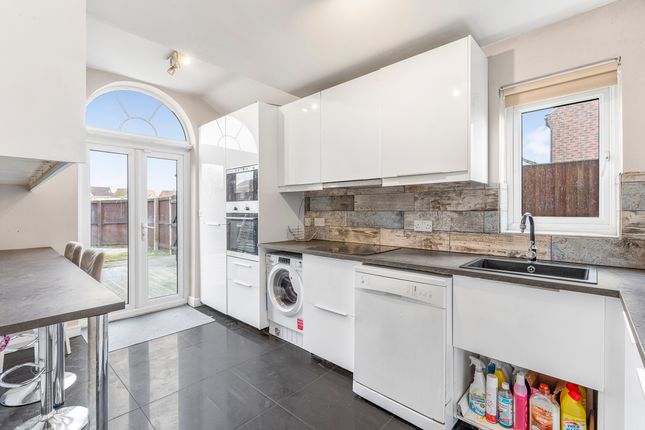 38 Weeland Road, Goole photo 4