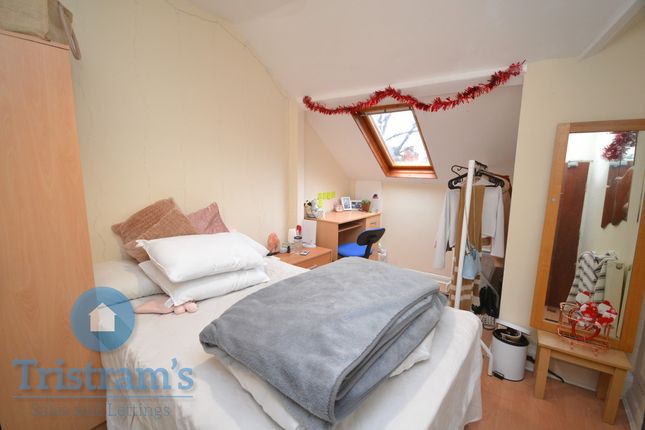 Room to rent in Room 3, Hound Road, West Bridgford
