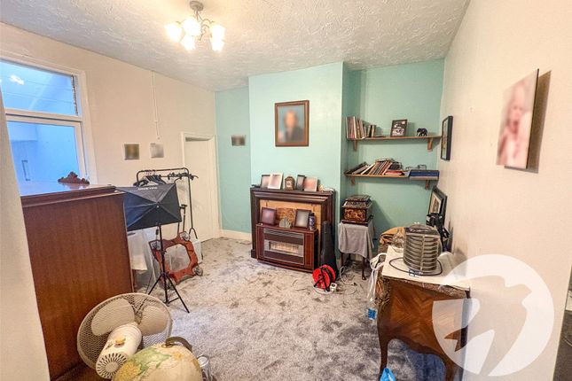 15, Earlshall Road, London photo 4