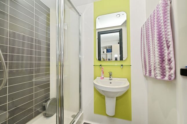 Unit G18 Spring Place Student Halls, 4, Dumfries Street, Bedfordshire photo 4