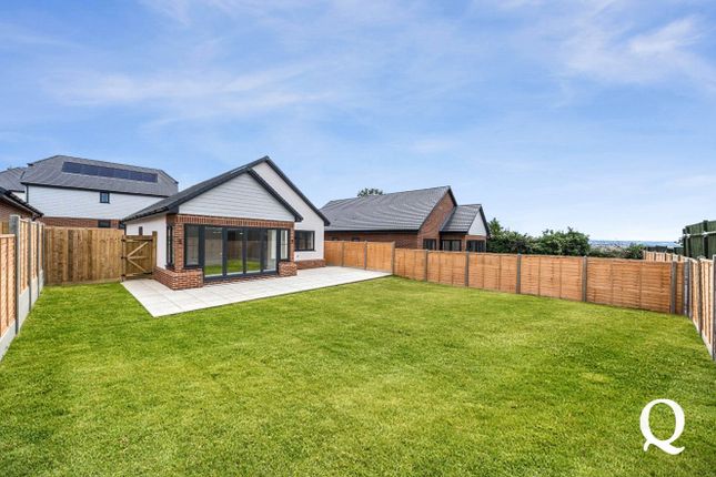 9, Willow Close, Minster on Sea photo 3