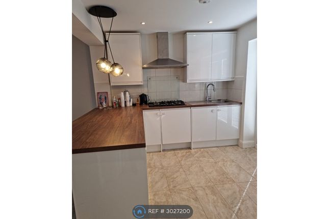 Tokyngton Avenue, Wembley photo 3