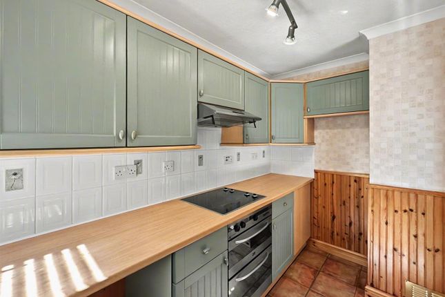 9 Cravells Court, Cravells Road, Harpenden photo 3