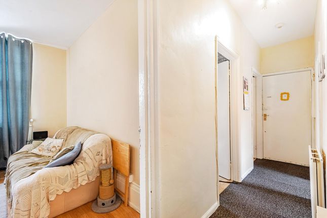 Flat for sale in Lorrimore Road, London