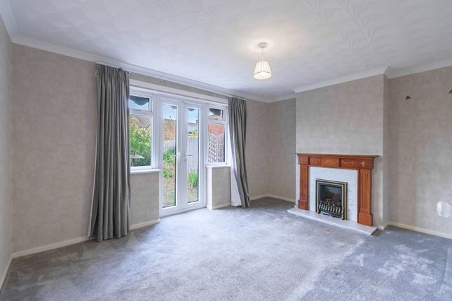 15, Wheatley Road, Stanford-le-hope photo 2