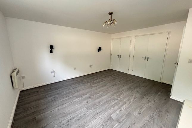 Apt 54 Lowbridge Court, Liverpool photo 5
