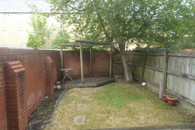 32, Saltwood Avenue, Milton Keynes photo 2