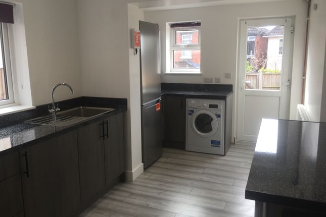 138 Milton Road, Southampton photo 2
