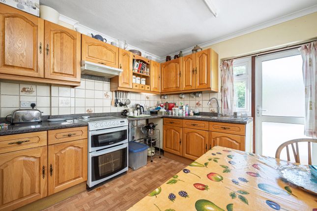 Wells Drive, Kingsbury photo 4