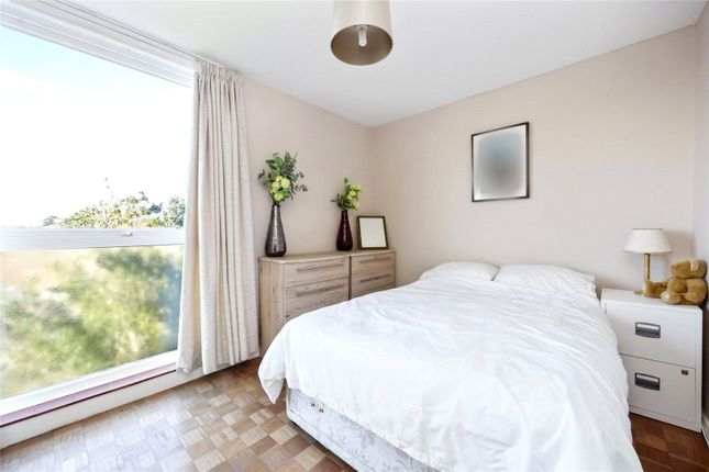 12 Shirlands Court,, Sea Avenue, Littlehampton photo 2