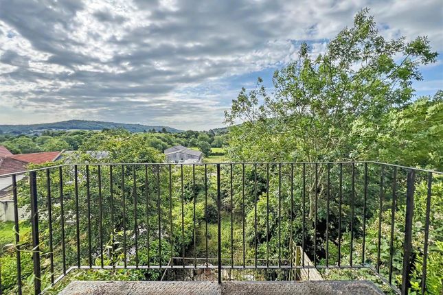 Flat 2, 136, London Road West, Bath photo 3