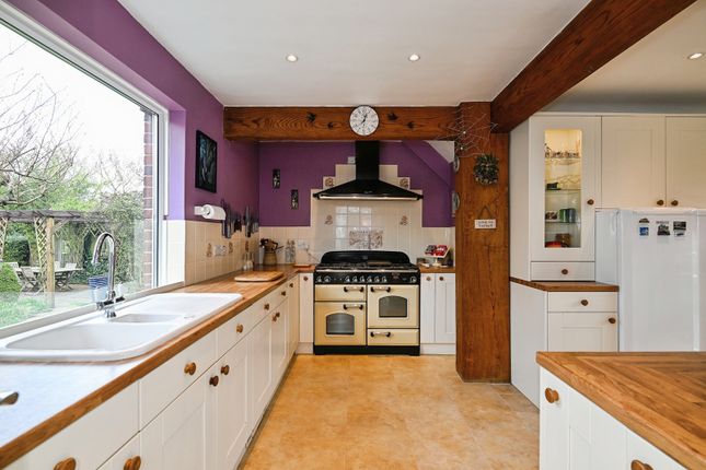 Bungalow Farm House,, Dean Street, Kent photo 4