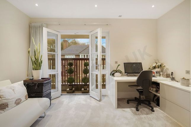 Eltham House,3, Hammers Lane, London photo 2