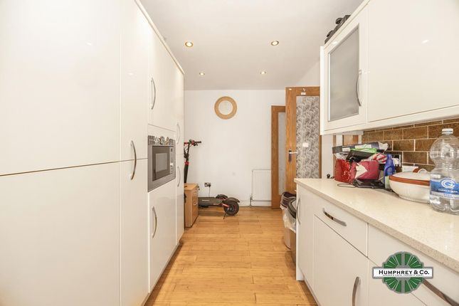 43 Durban Road, Durban Road, London photo 4