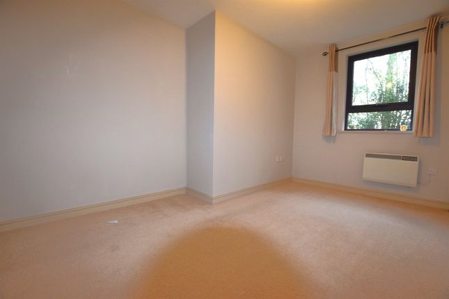 Flat to rent in Wilmslow Road, Didsbury, Manchester