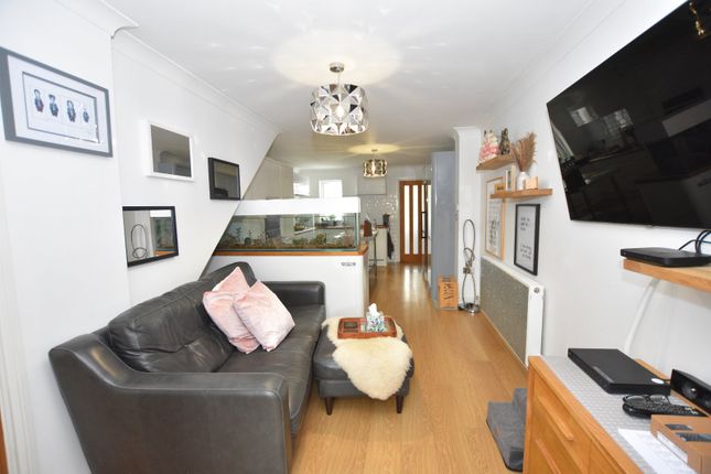 13, Henscol, Redruth photo 4