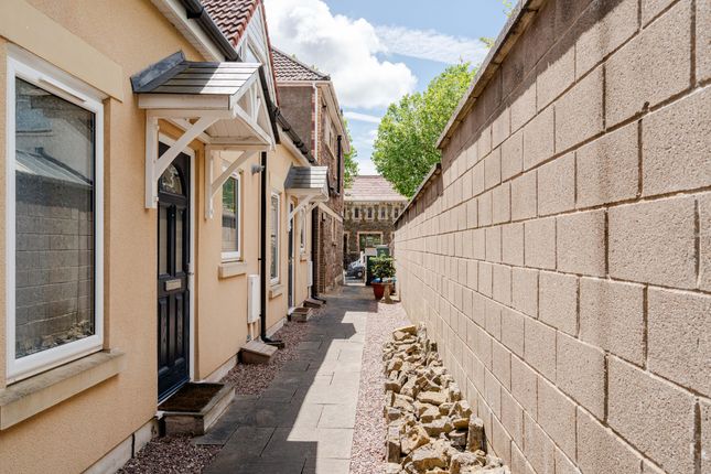 3 Moss Mews, Bristol photo 2