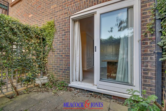1 Clune Court, Hutton Road, Brentwood photo 3