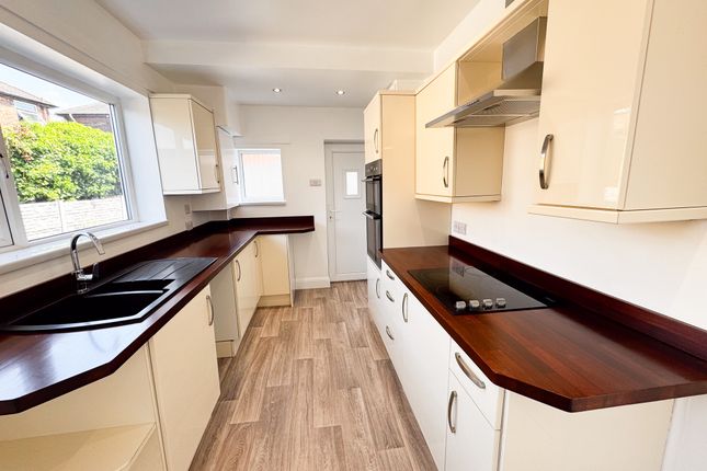 33, Lombardy Grove, Stoke-on-Trent photo 4