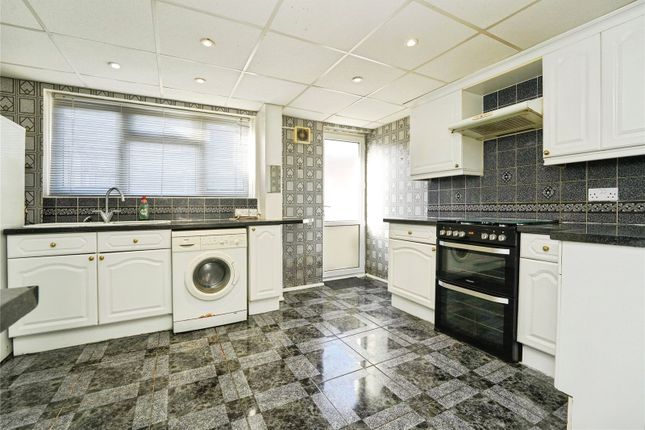 63, Woodland Green, Gloucester photo 2