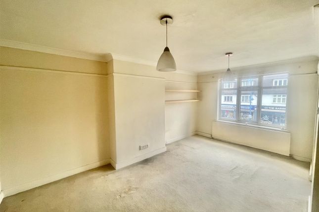 34A, The Broadway, Herts photo 2