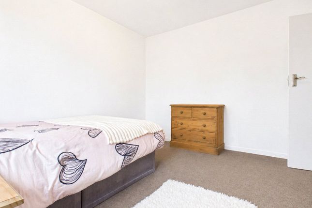123, Staplefield Drive, Brighton photo 3