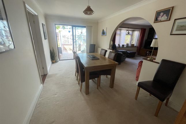 44, Beechwood Drive, Crewkerne photo 4