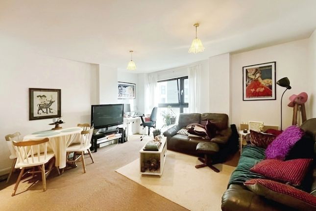 72, Landmark Place, Cardiff photo 3