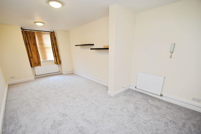 Apartment 4 Sir Titus Salt Apartments, 66, Victoria Road, Bradford photo 2