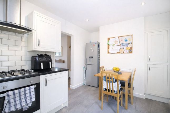 73, Sycamore Street, Pontypridd photo 5