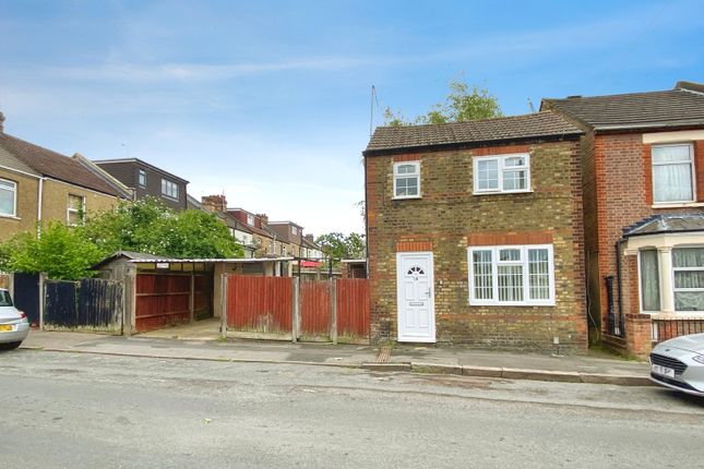 1A, Benskin Road, Hertfordshire photo 2