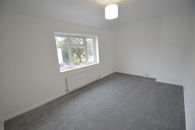 Valence Wood Road, Dagenham photo 5