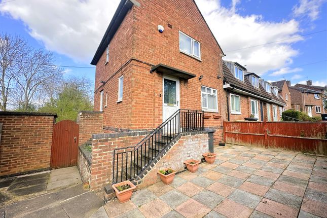 Thumbnail Town house for sale in Coleman Road, Leicester