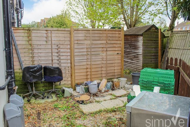 Studio to rent in Willow Tree Lane, Hayes, Middlesex