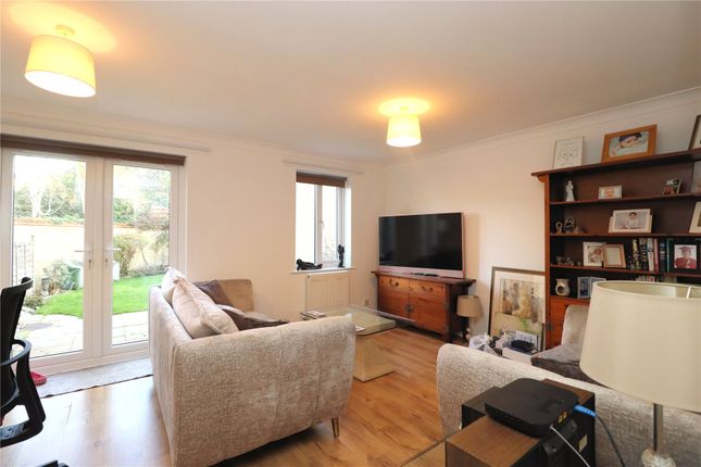 20, Hoebrook Close, Surrey photo 4