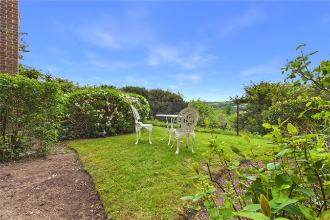 34 Hartslock Court,, Shooters Hill, Reading photo 4