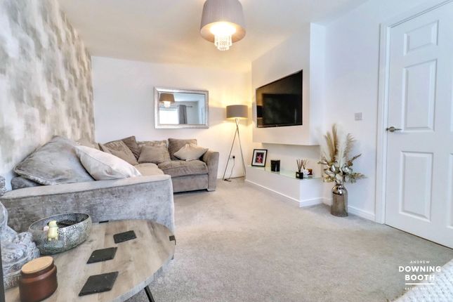 42 Violet Walk, Lichfield photo 3