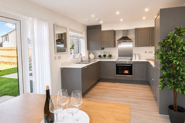 5 Roe Deer Crescent, Chichester photo 2