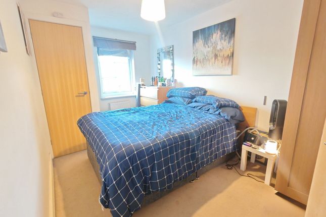 Apt 17, Beaumont Court, Warrington photo 4